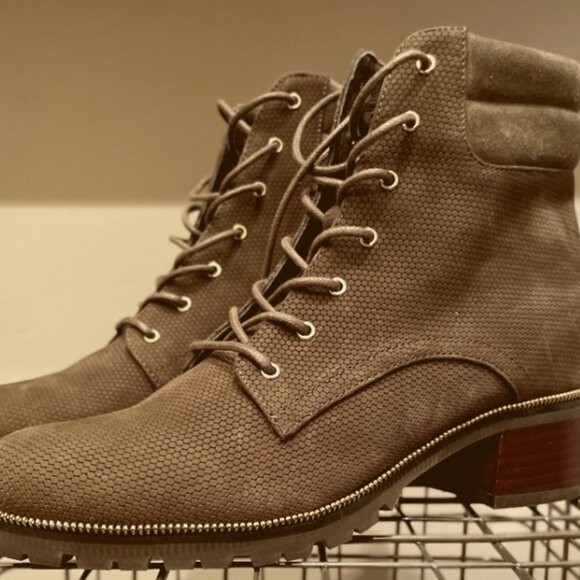 Women's Botkier Green/Gray/Olive Boots* US Size 7.5 Ankle Heel Boots* - Picture 1 of 5